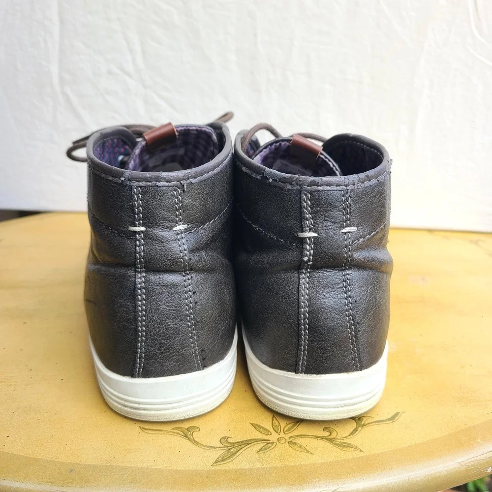Ben Sherman Preston US 9.5 Gray Chukka Boots Faux Leather Lace Up Minimalist